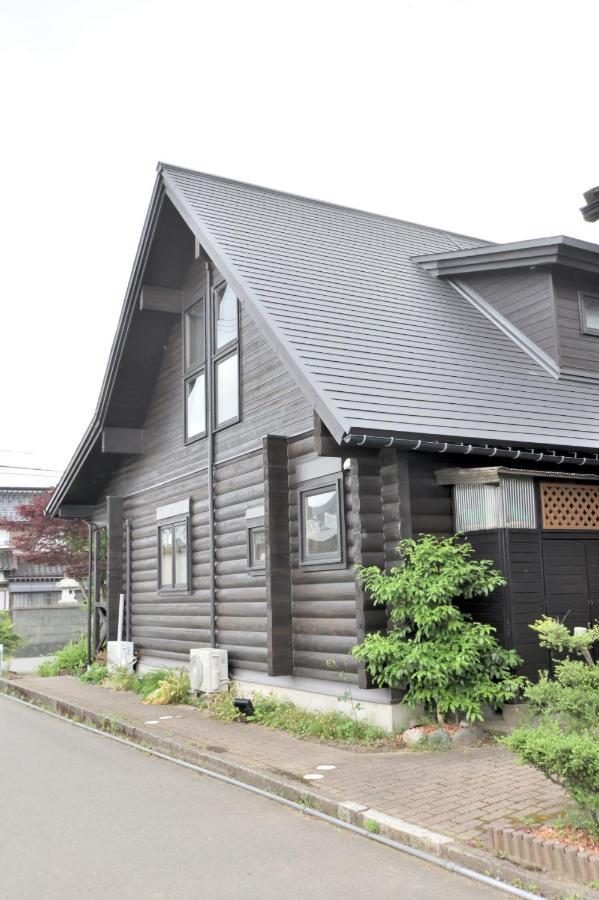 Carrefour Guesthouse カルフール ゲストハウス Toyama Station Buitenkant foto