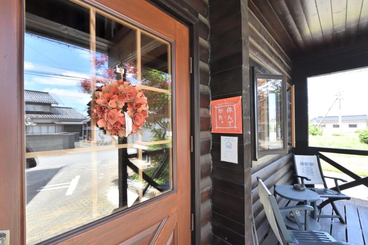 Carrefour Guesthouse カルフール ゲストハウス Toyama Station Buitenkant foto